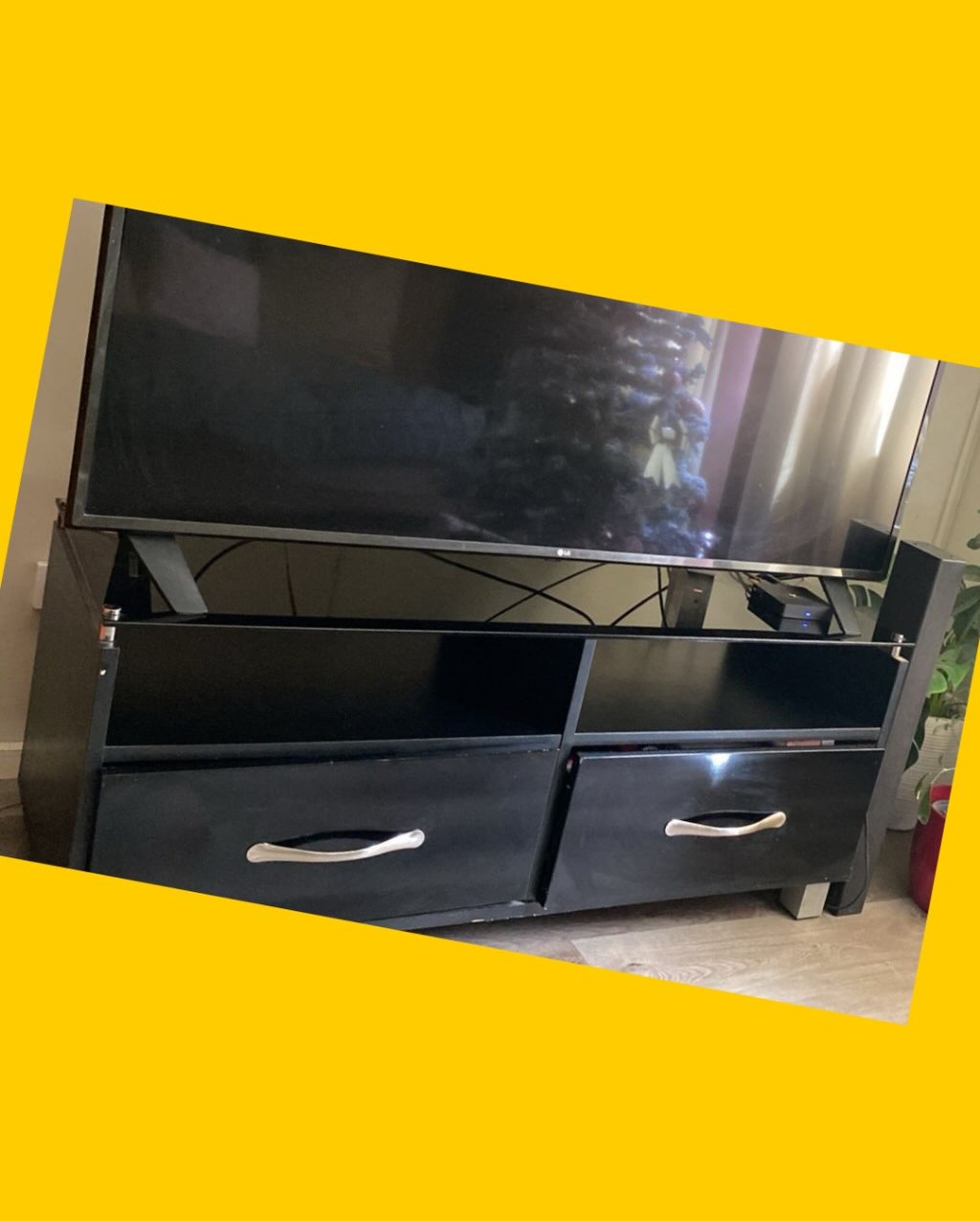 Rack de madera y vidrio