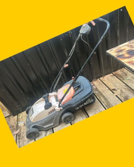 Máquina cortapasto Black & Decker