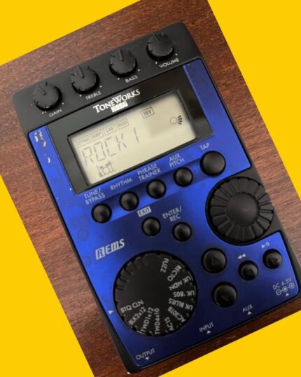 Multiefecto guitarra con ritmo y emulador de amplificador Korg