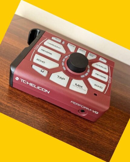 Multiefecto para voz y guitarra TC Helicon