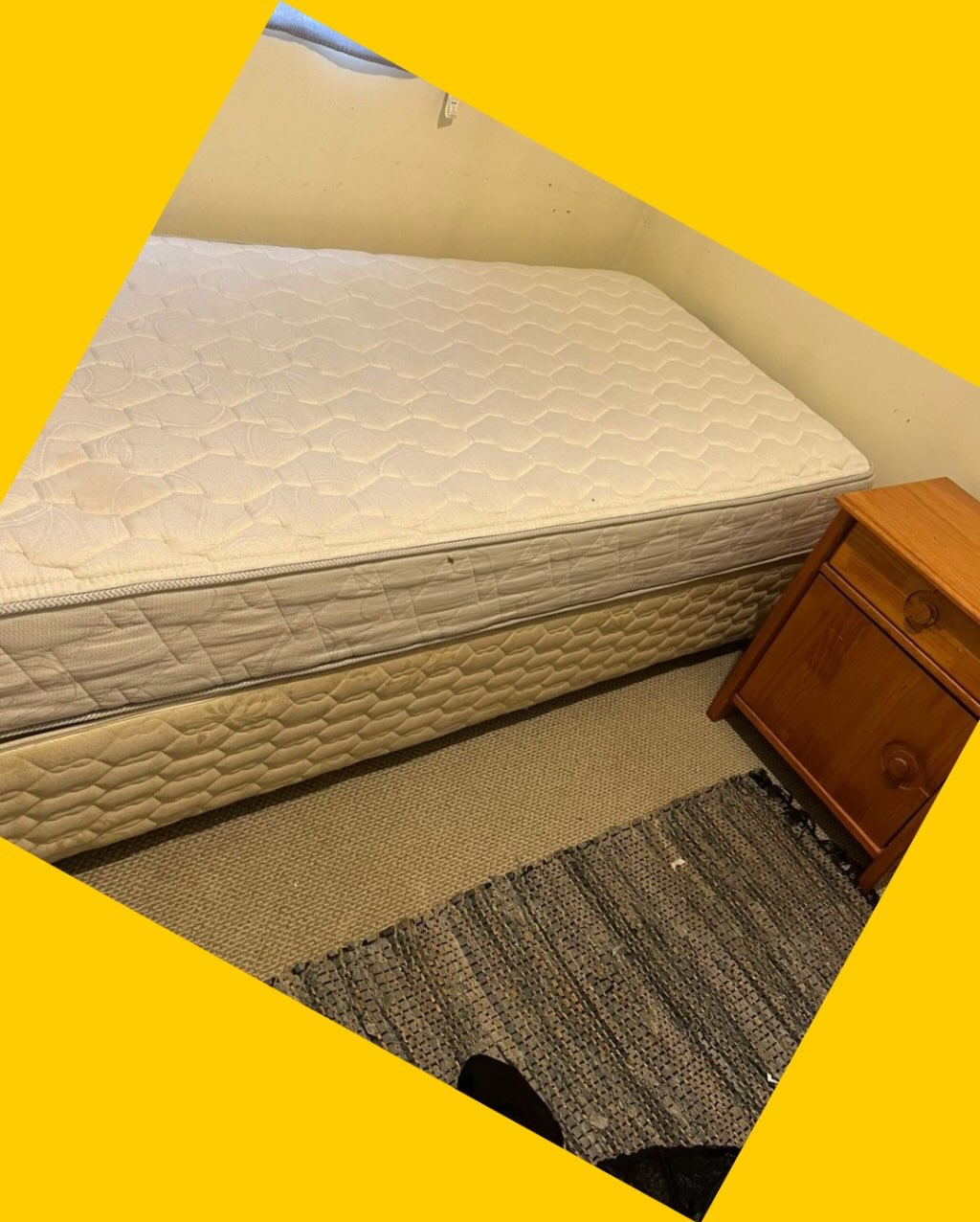 Cama de 1 plaza + velador