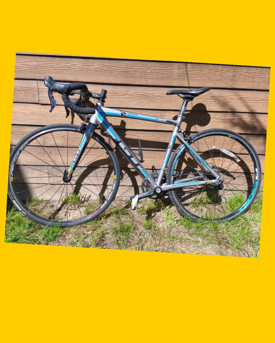 Bicicleta de ruta aro 28 GT