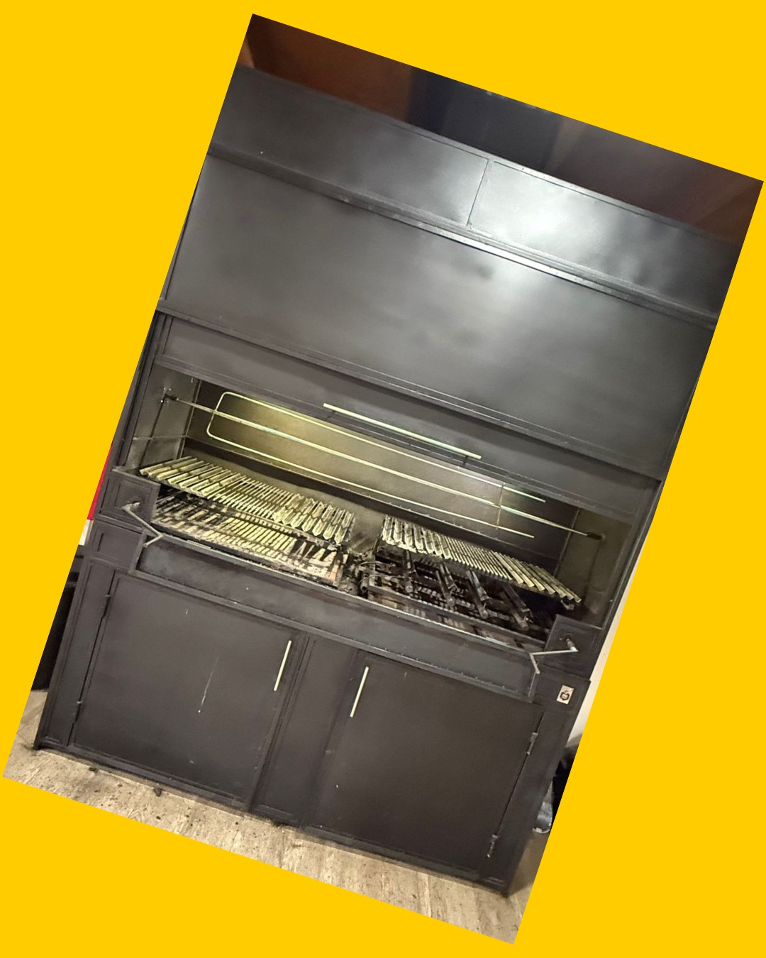 Quincho/parilla a carbón y gas, con spiedo