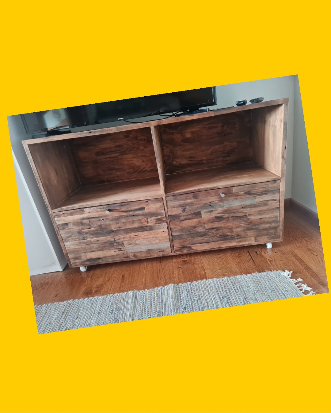 Cómoda de madera nativa