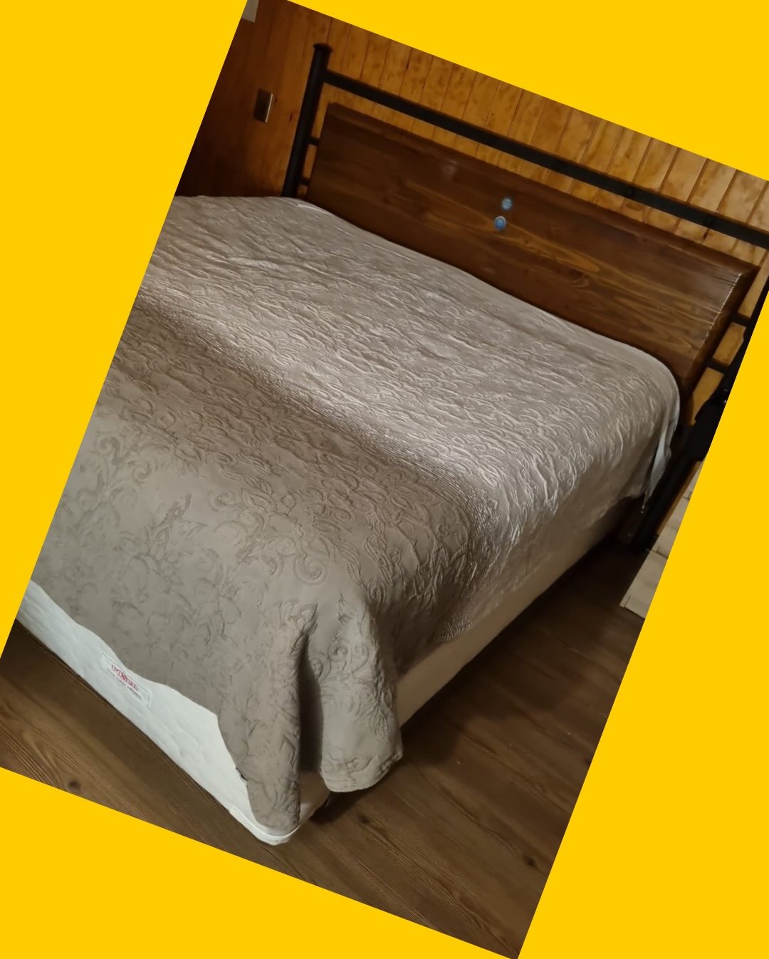 Cama king con colchón y respaldo