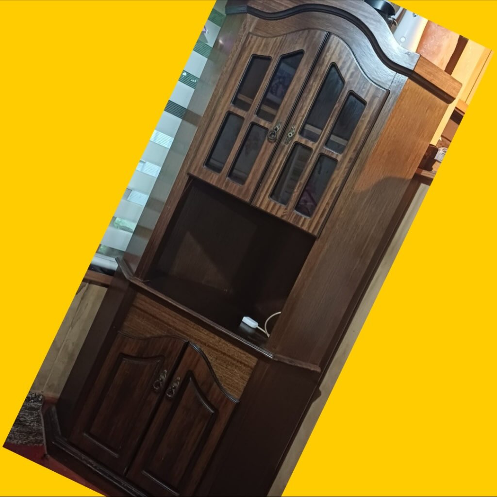 Mueble esquinero de madera