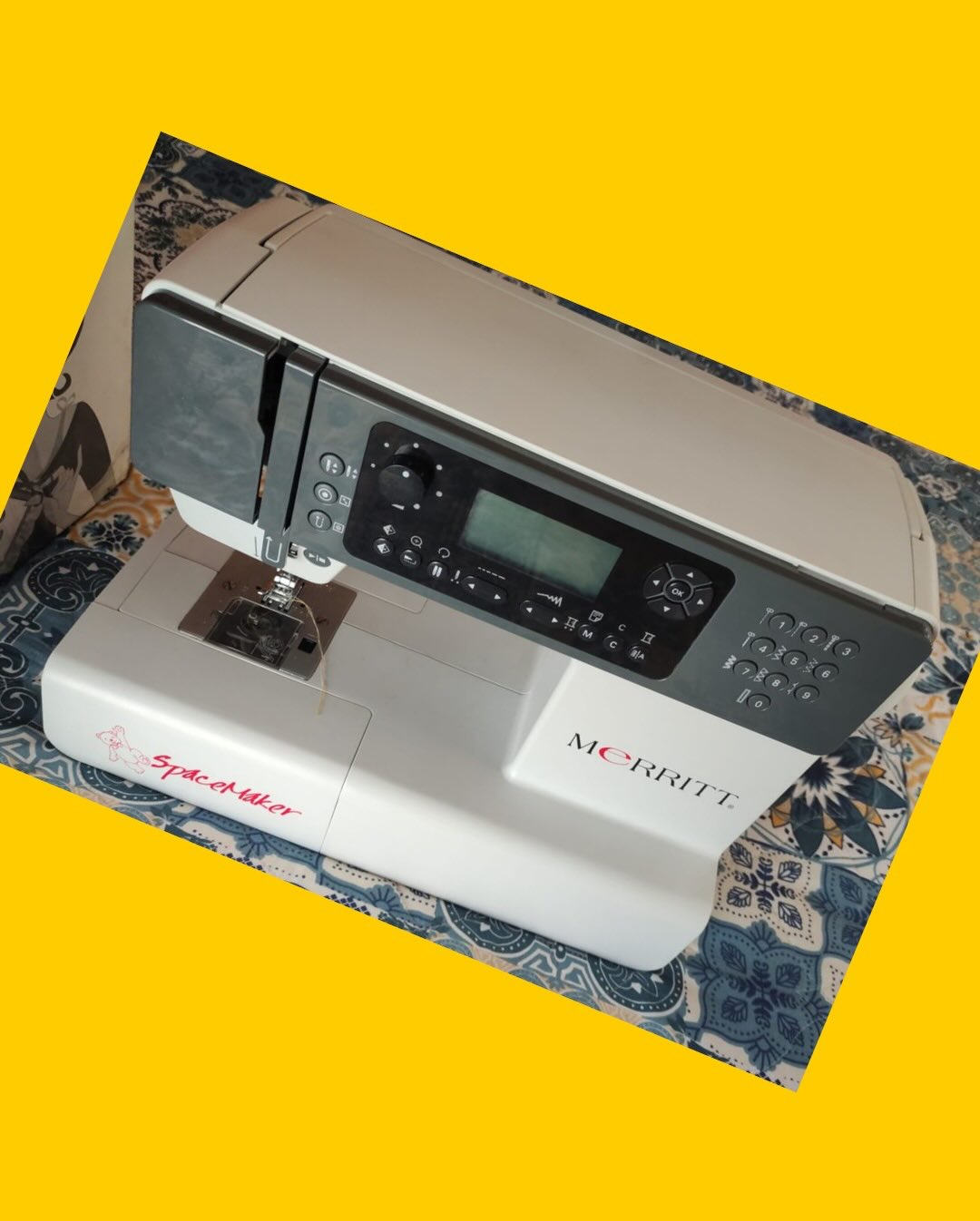 Máquina de coser y bordar computarizada Merritt