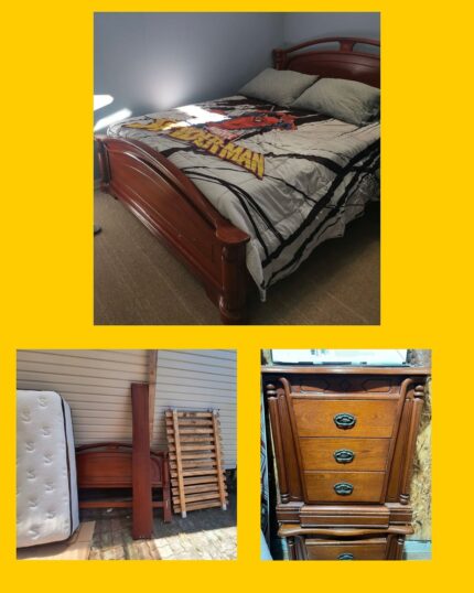 Cama de madera de 2P con colchon, veladores y respaldo