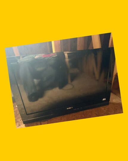 TV LCD 32, no smart con soporte para pared Sony