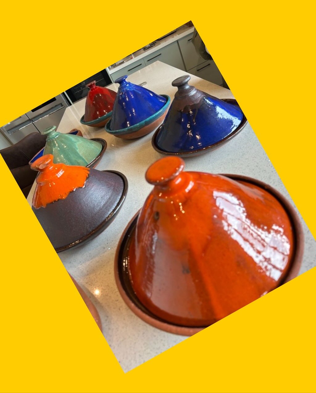 6 Platos de colores con tapa de cerámica de Chimbarongo