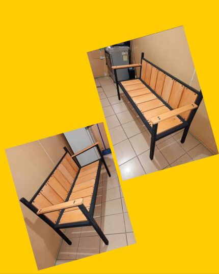Banca de madera impermeable y perfiles metálicos