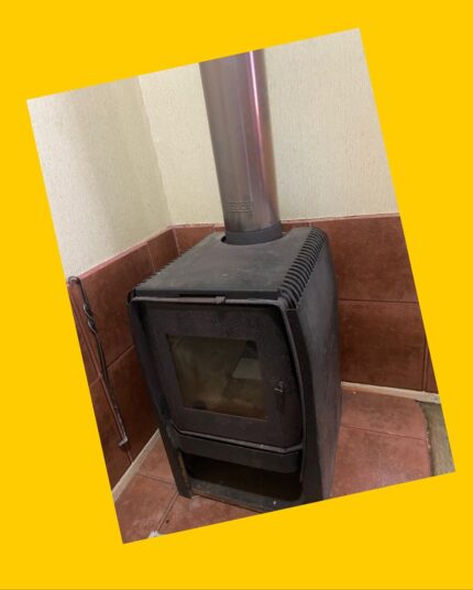Estufa a leña con caños Amesti