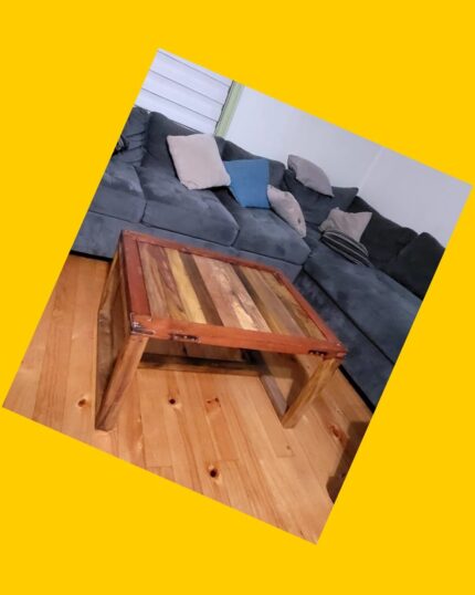 Mesa de alerce y laurel