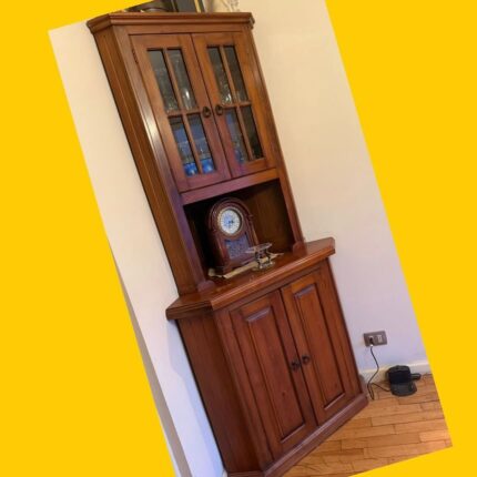 Mueble esquinero tipo bar de madera