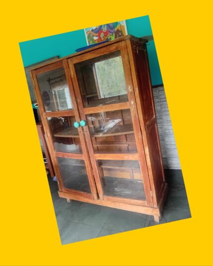 Vitrina rústica de madera