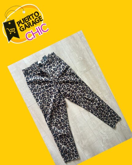 Pantalón animal print Zara