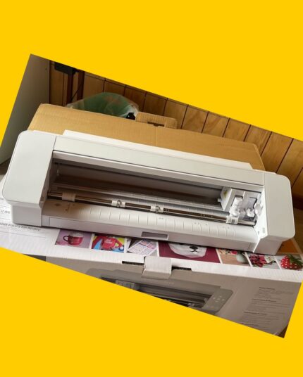 Plotter de corte Cameo 4 Plus con accesorios