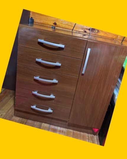 Cómoda 5 cajones y 1 puerta