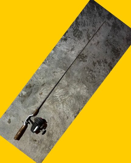 Antigua caña de pescar decorativa