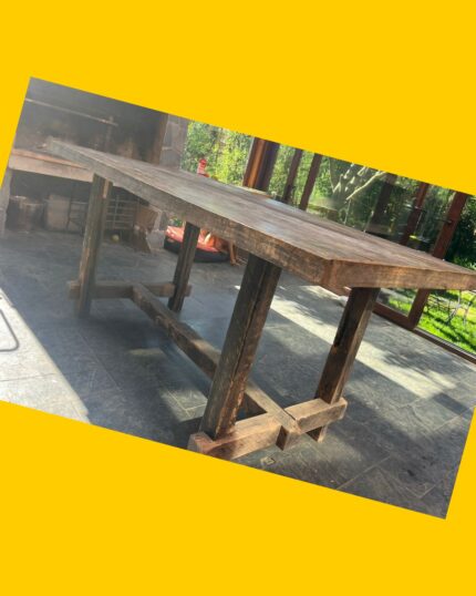 Mesa de coigue reciclado