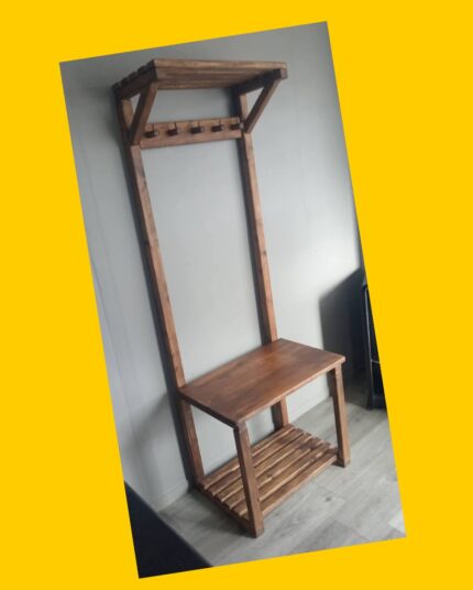 Mueble de entrada barnizado color roble