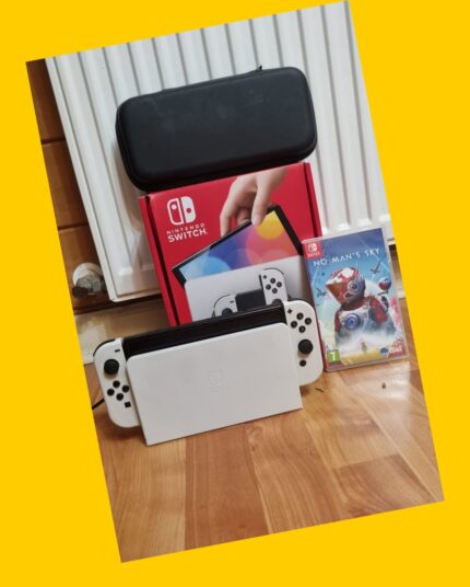 Nintendo Switch OLED + 4 juegos