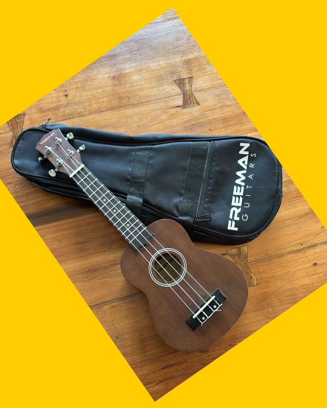 Ukelele con bolso incluido Freeman