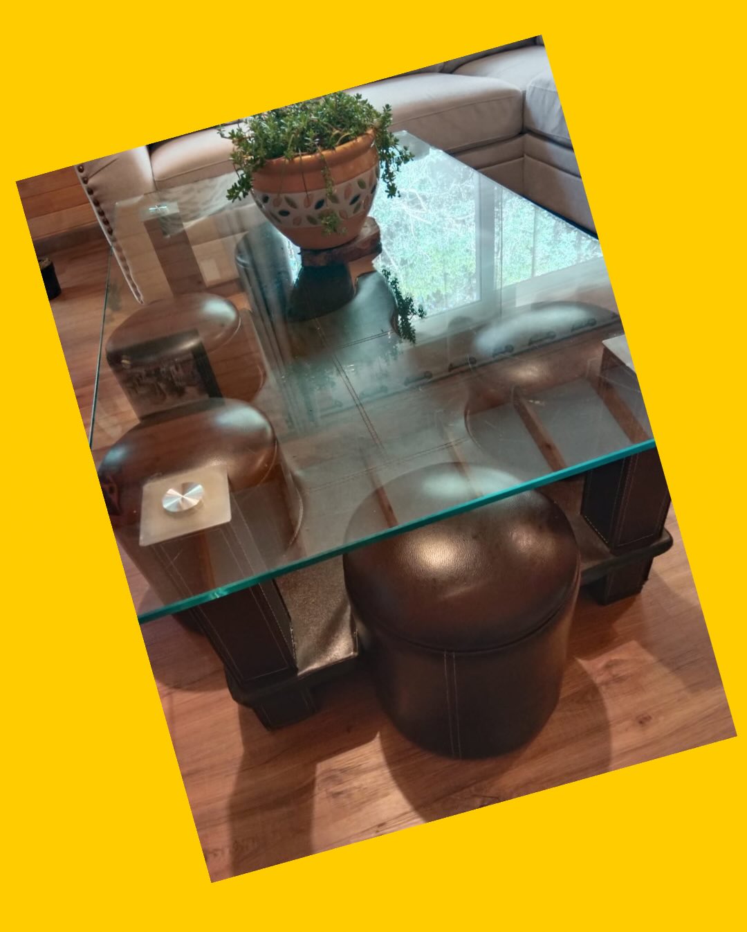 Mesa de centro con 6 pouf