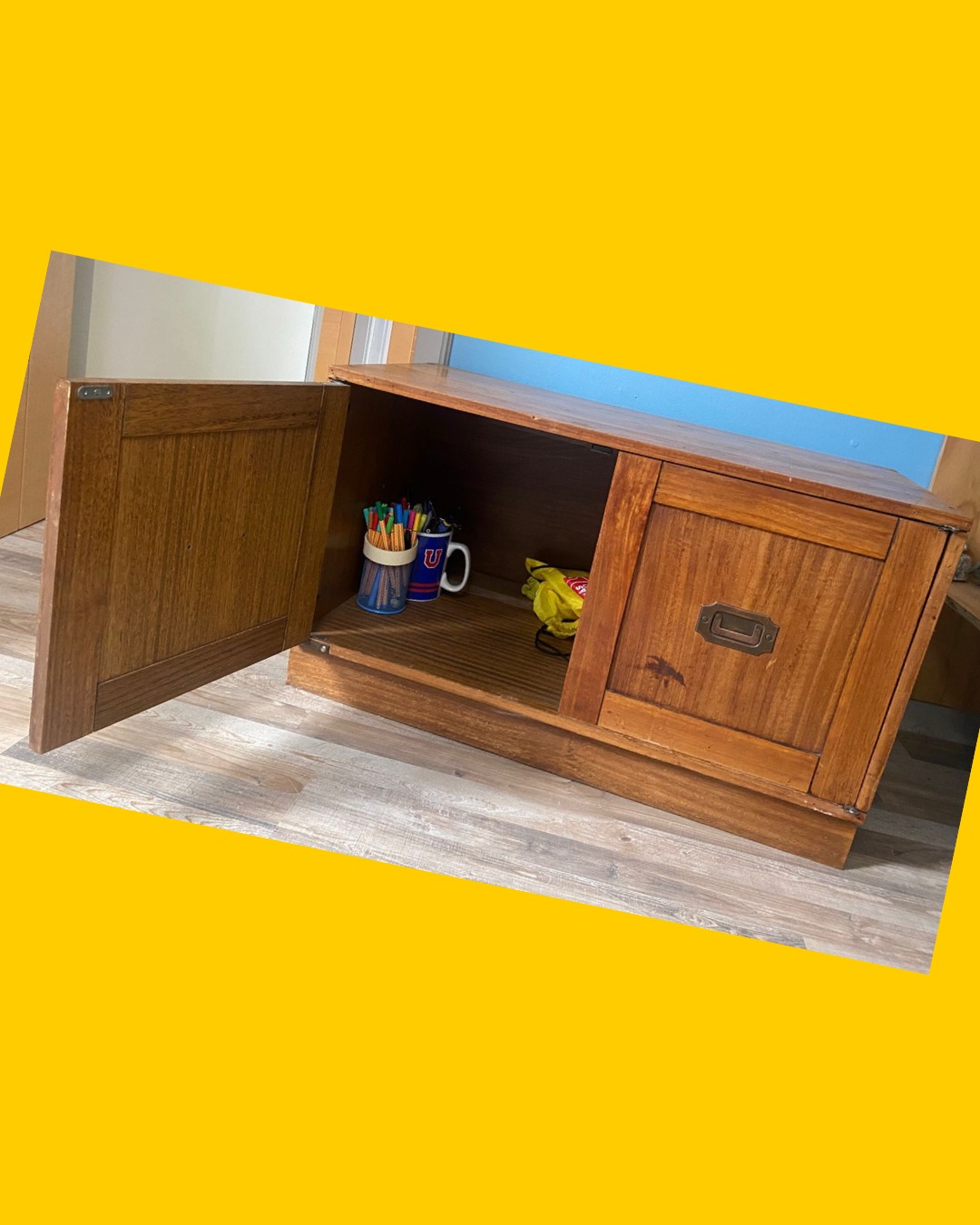 Mueble de madera CIC