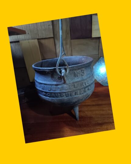 Olla Antigua de hierro Rius y del Río