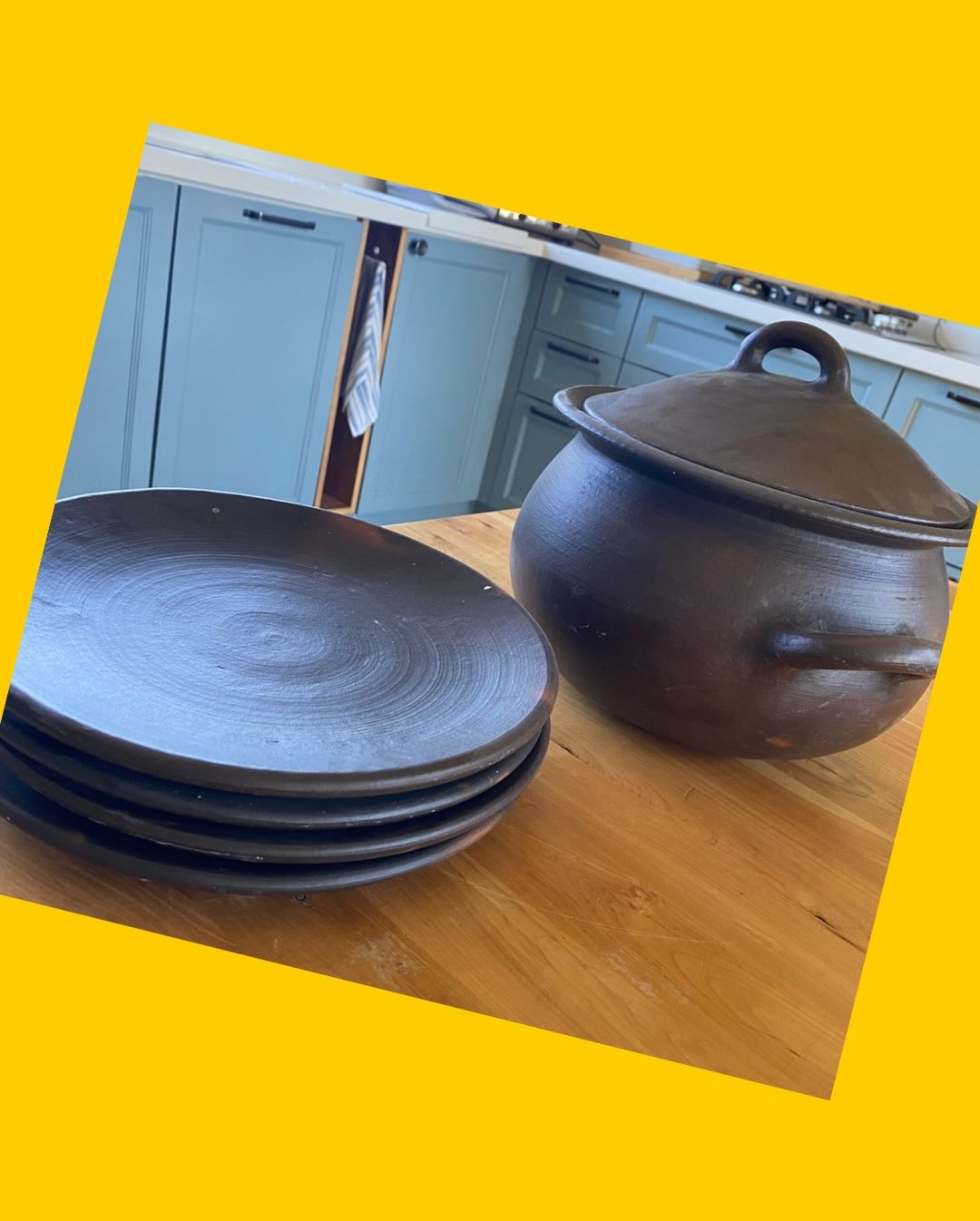 Pack de greda: 1 olla y 4 platos