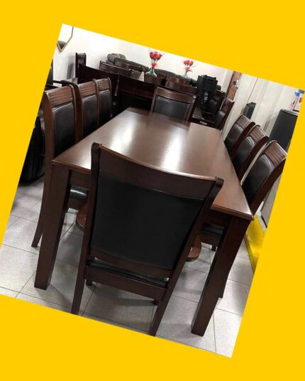 Comedor con 8 sillas de cuero