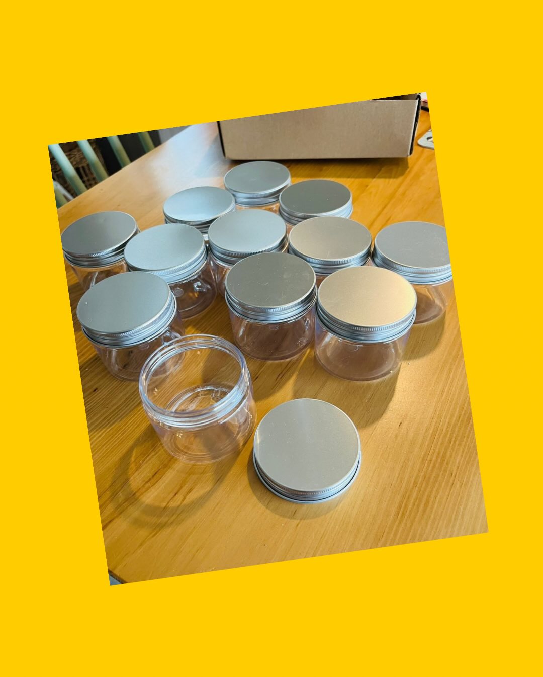 Lote de 12 envases de plástico y tapa metálica