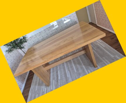 Mesa de madera artesanal