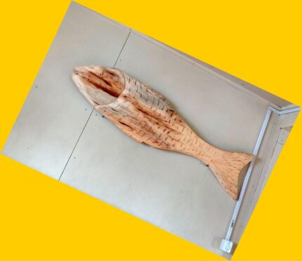 Pez decorativo de madera