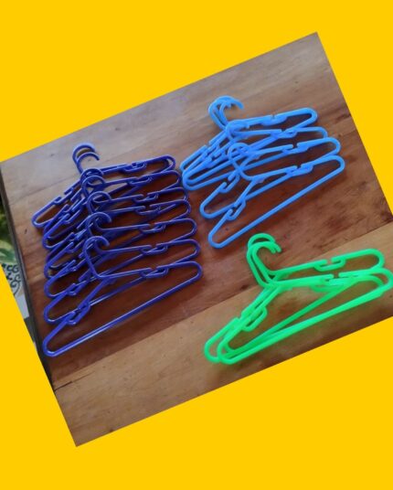 Set de 16 colgadores infantiles