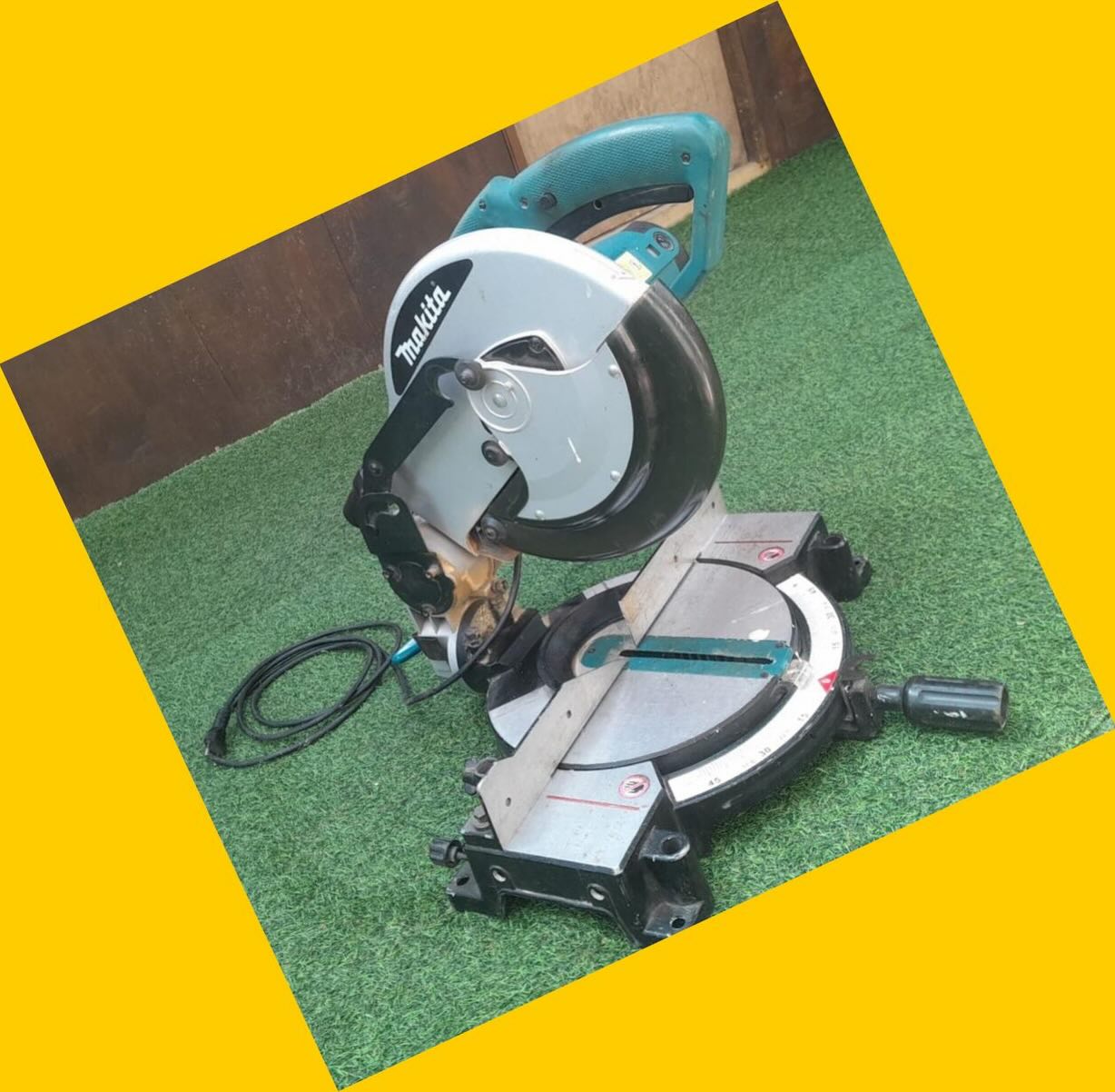 Sierra ingleteadora Makita