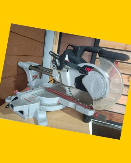 Sierra Ingleteadora telescopica Skil 3311