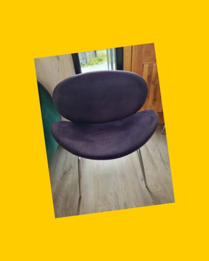 Sitial tapizado negro