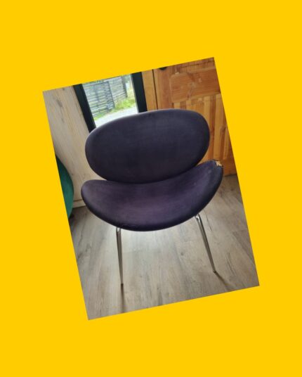 Sitial tapizado negro