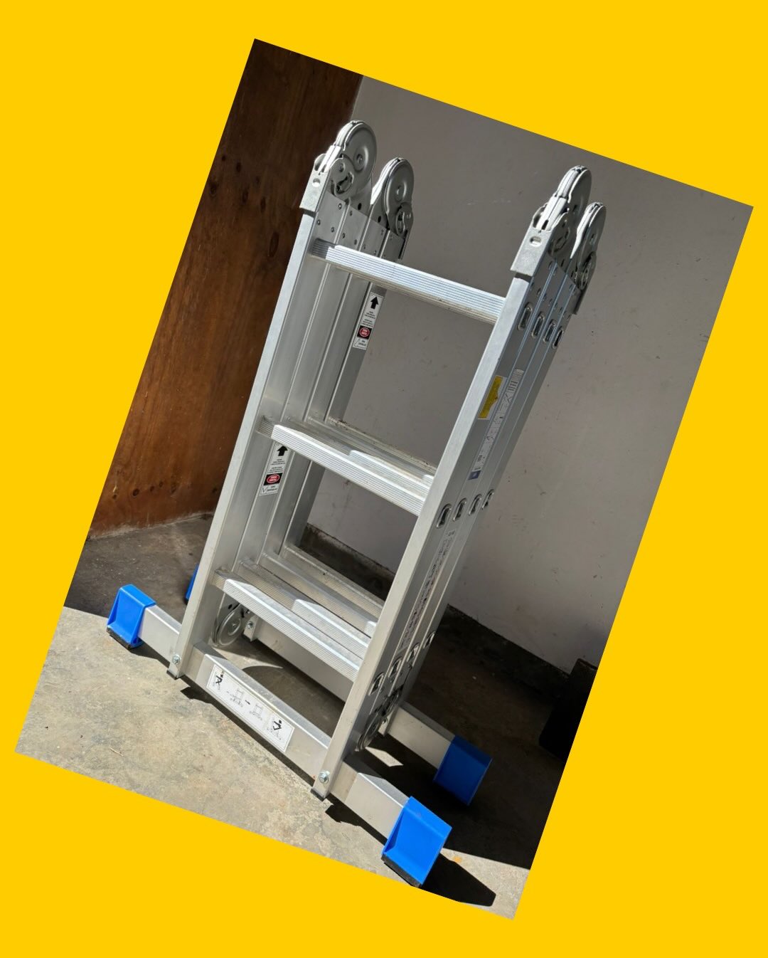 Escalera multiposición articulada de aluminio