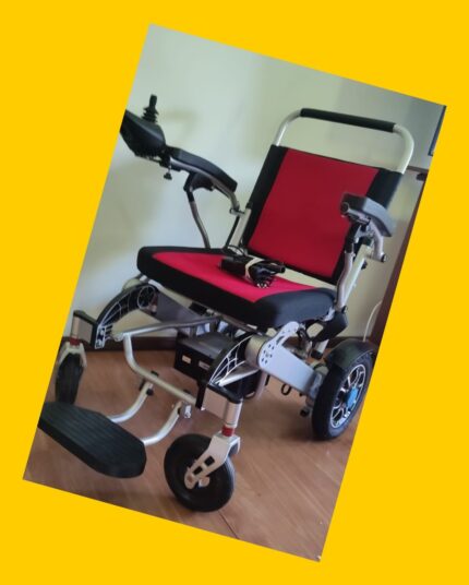 Silla de ruedas con motor eléctrico