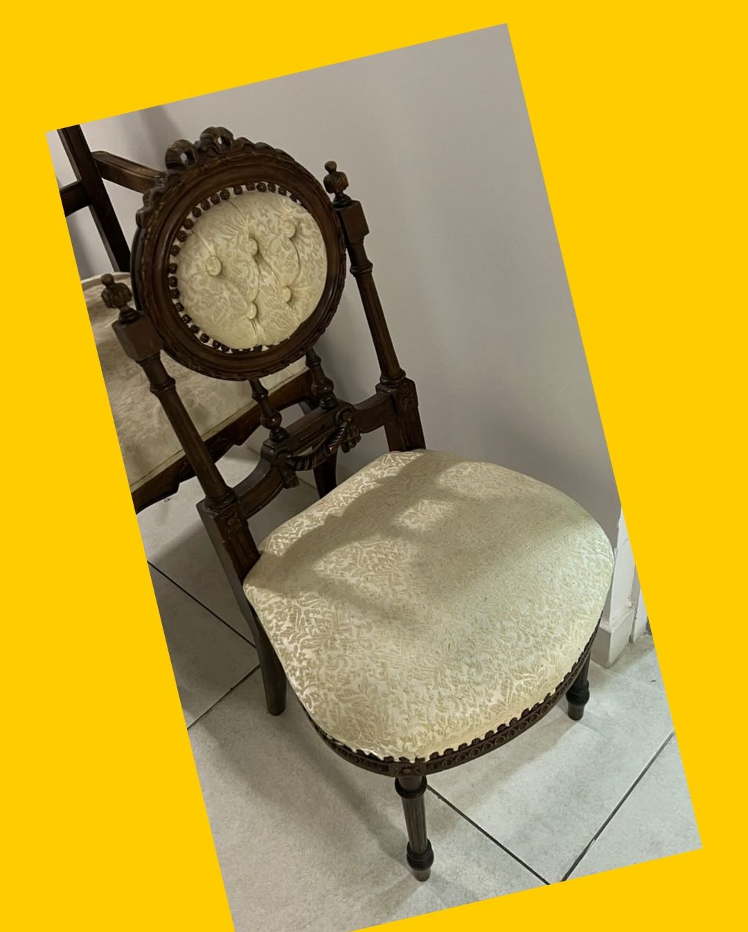 Silla pequeña antigua