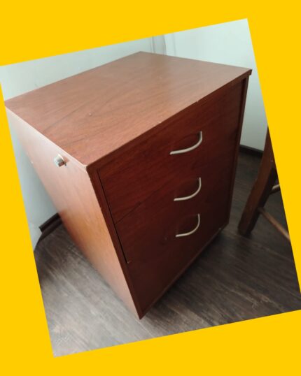 Cajonera de oficina enchapada
