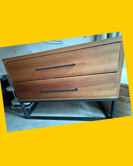 Cómoda de madera de roble