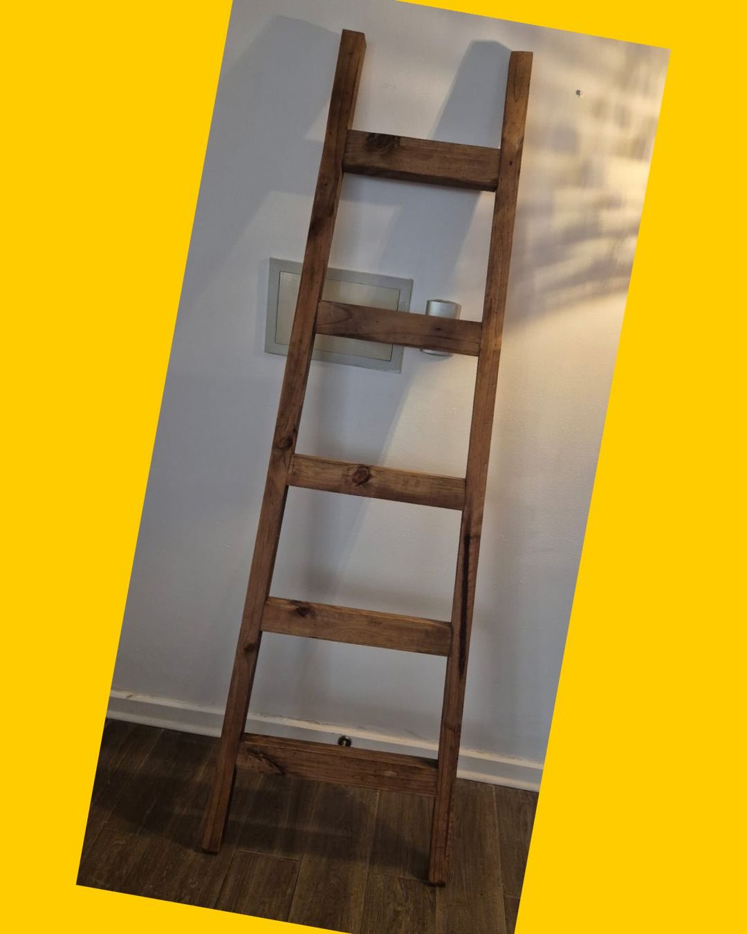 Escalera decorativa de madera