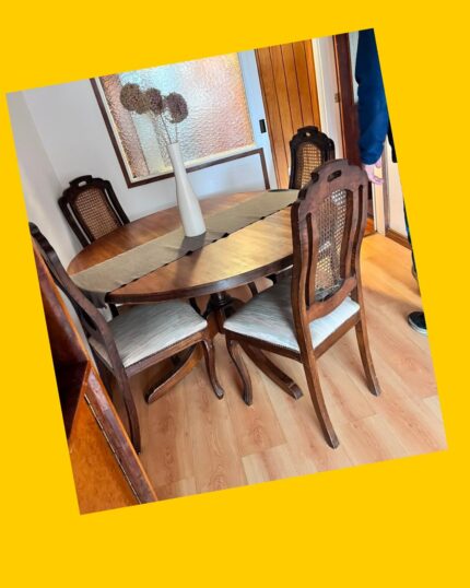 Juego de comedor con 4 sillas