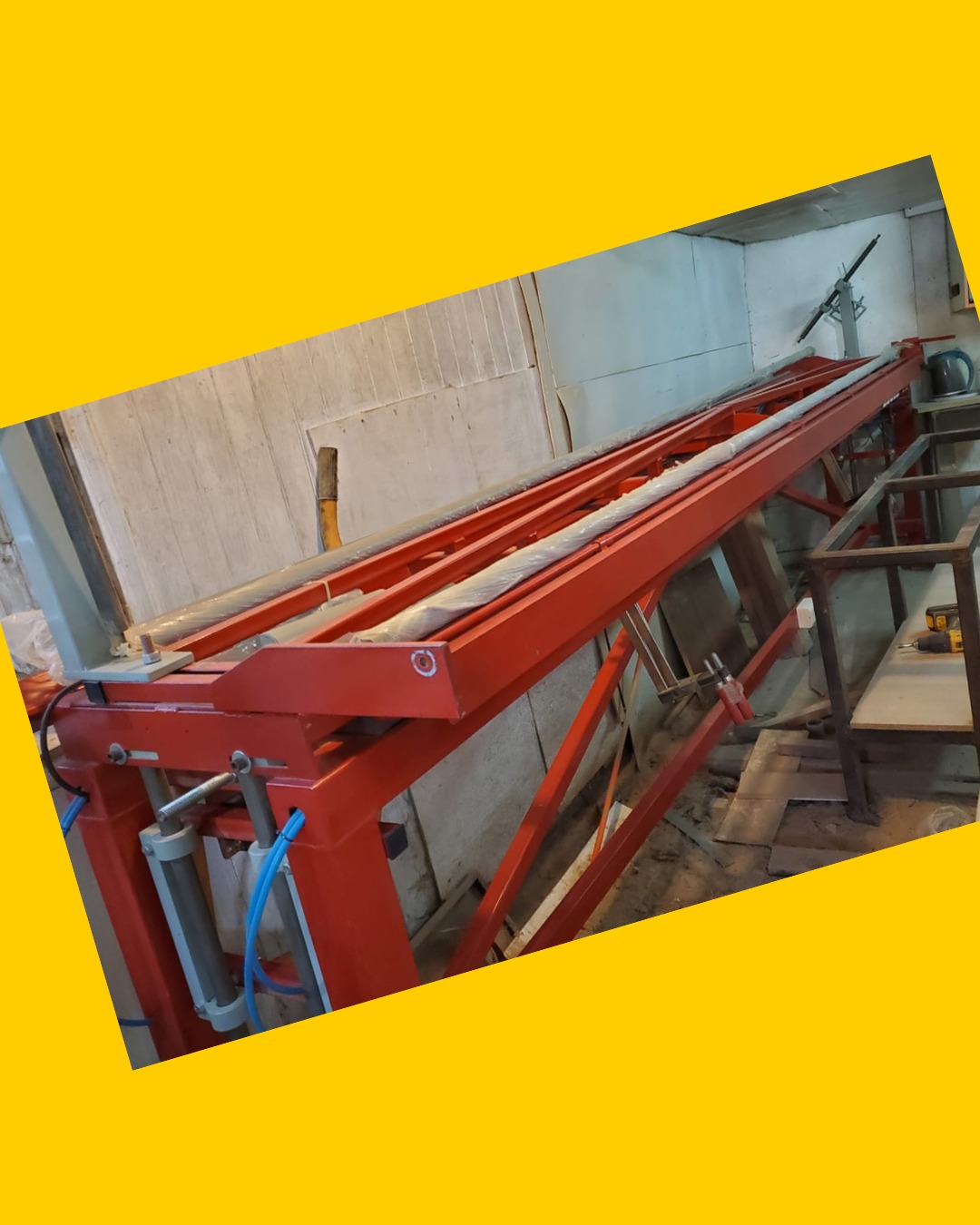 Maquina para pegado de laminas de formica