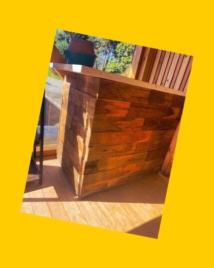 Bar de madera y tejuelas
