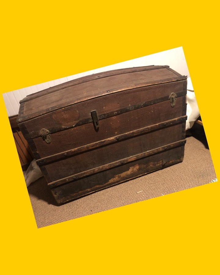 Baúl de viaje antiguo estilo baúl de cúpula